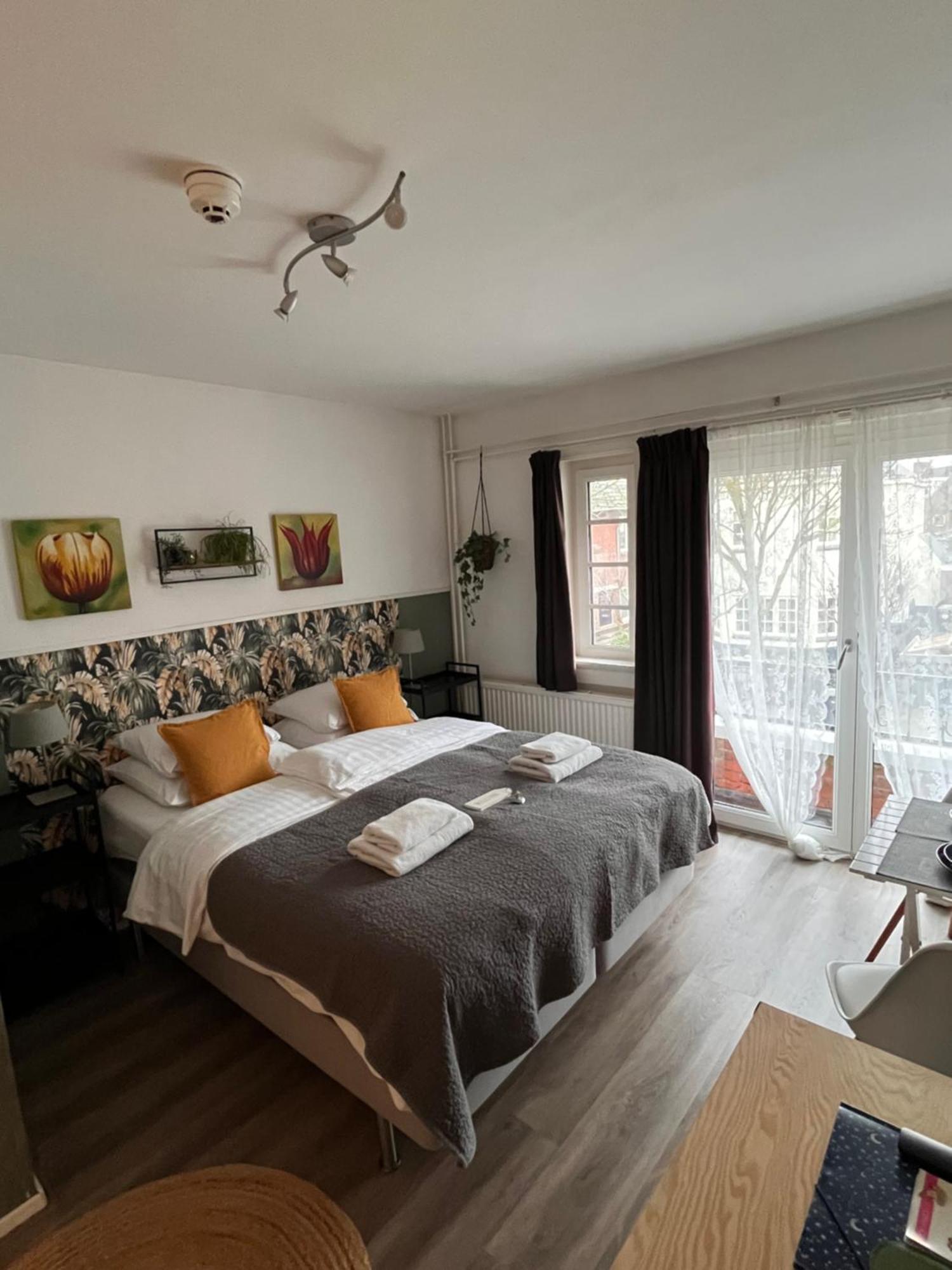 Bed & Breakfast Hotel Зандфорт Экстерьер фото